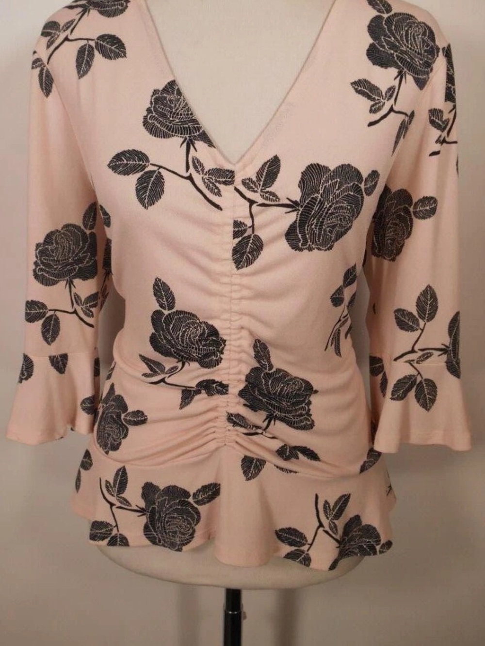 Beautiful Women's XL Candies Pink Floral Long Sleeve Blouse w/ Bell Cuffs